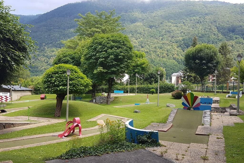 Grand T2 Calme Et Cosy Au « Pyrenees Palace » Bagnères-de-Luchon Esterno foto